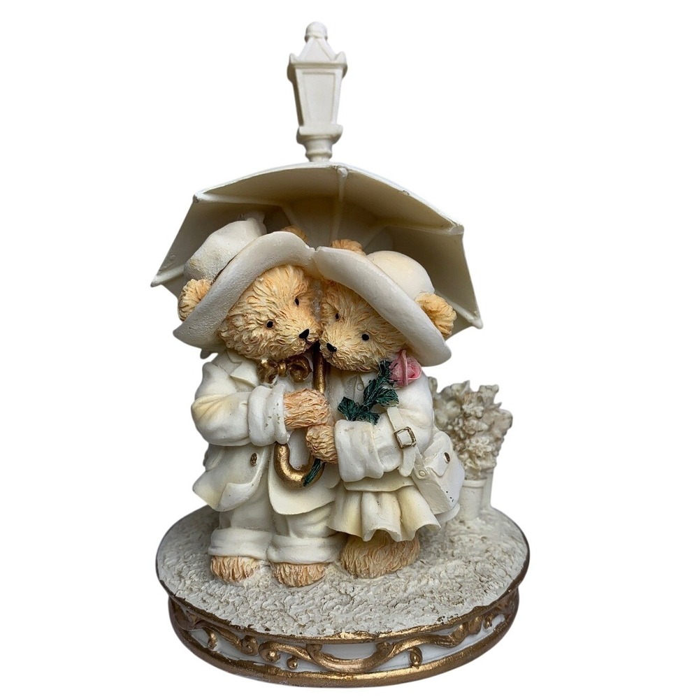 Vintage Teddy Bear Couple Cottagecore Resin Figurine Cream Gold Trim